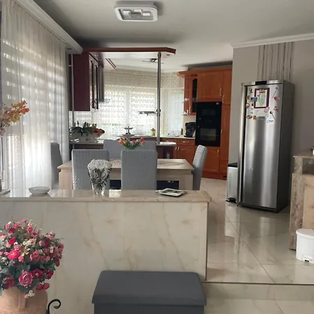 Zajer Haz Apartamento *